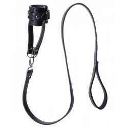 Strict Ballstretcher avec une laisse